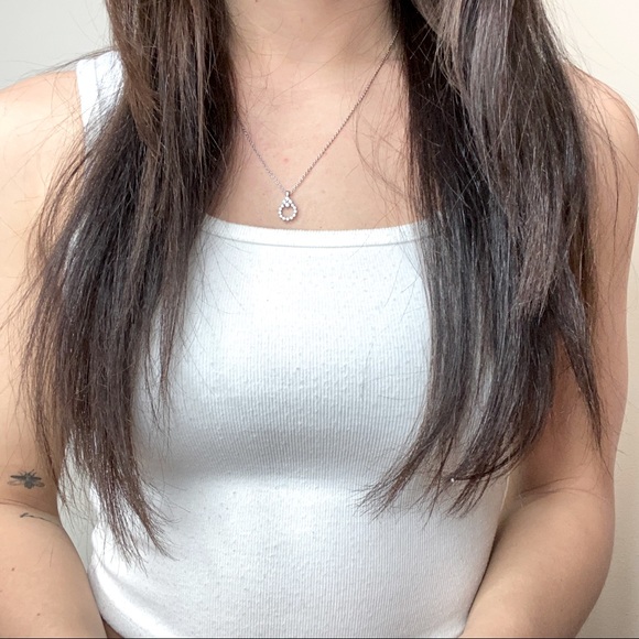 BANANA REPUBLIC CIRCLE ETERNITY SILVER NECKLACE - Picture 5 of 5